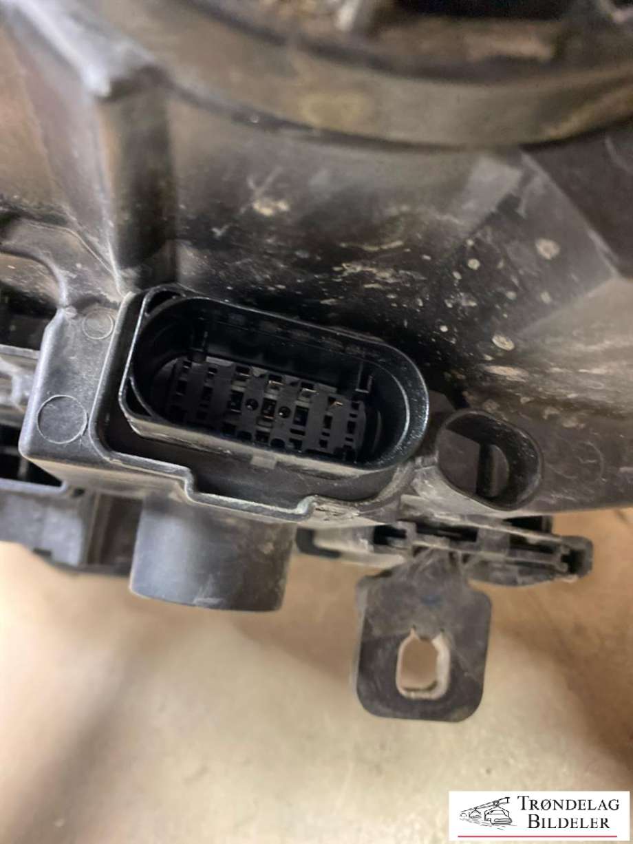 Frontlykt høyre xenon til Audi A3 2016-2020 (Type III, Fase 2) (8V0941 006 H|)