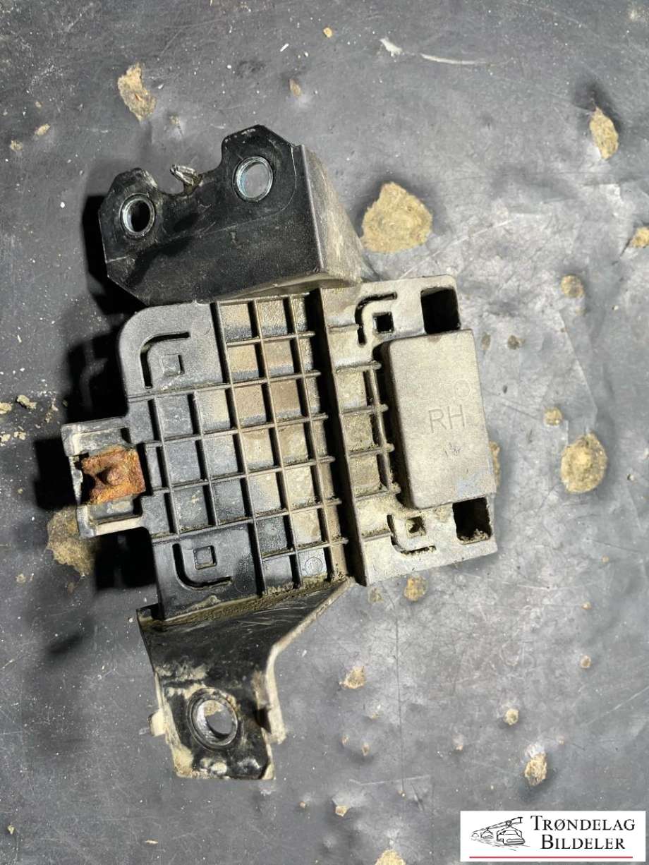 Sensor radar til Isuzu D-Max 2021-->> (Type III) (8975094870|)