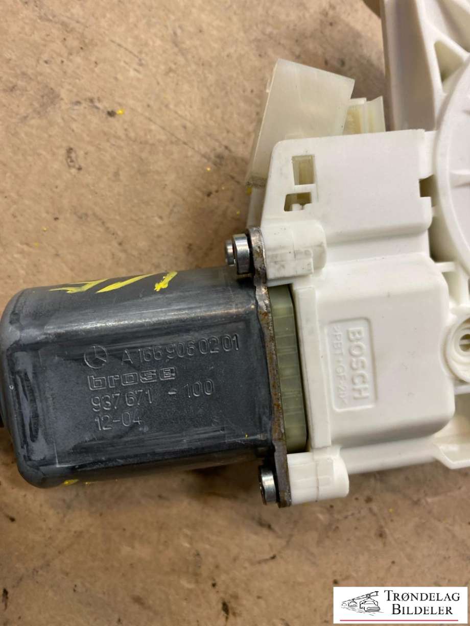 Ruteheis, kun motor, venstre foran til Mercedes ML 2011-2015 (Fase 1) (W166) (W166) (A 166 906 02 01|)