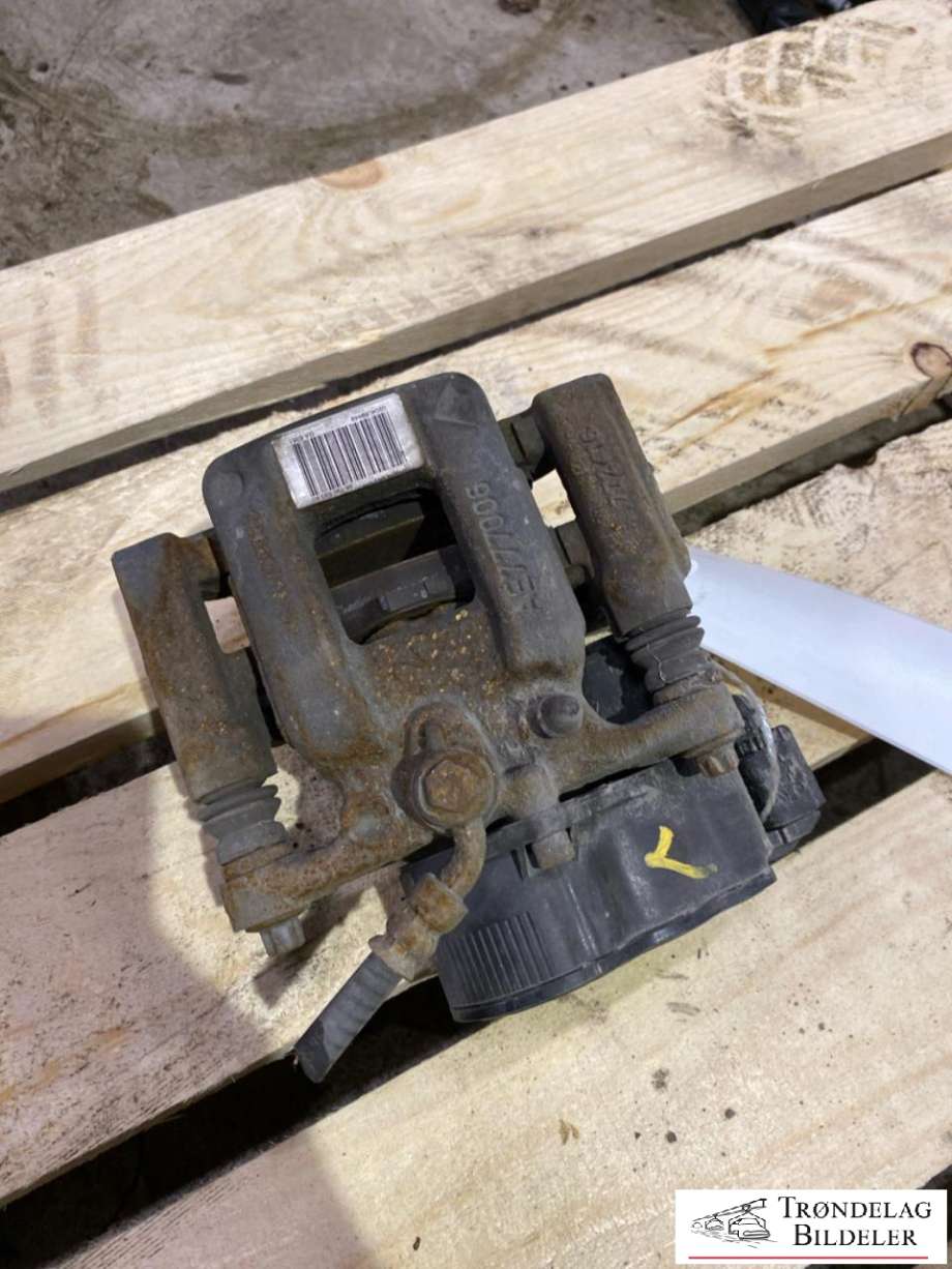 Bremsecaliper venstre bak, elektrisk til Peugeot e-208 2019-->>  (16 089 988 80|16 089 990 80|268X12MM)