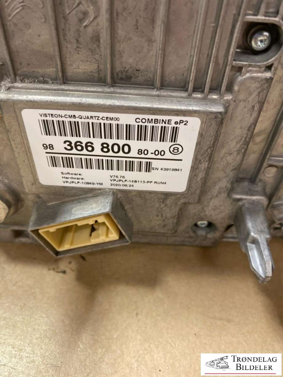 Instrumentpanel til Peugeot e-208 2019-->>  (98 366 800 80|)