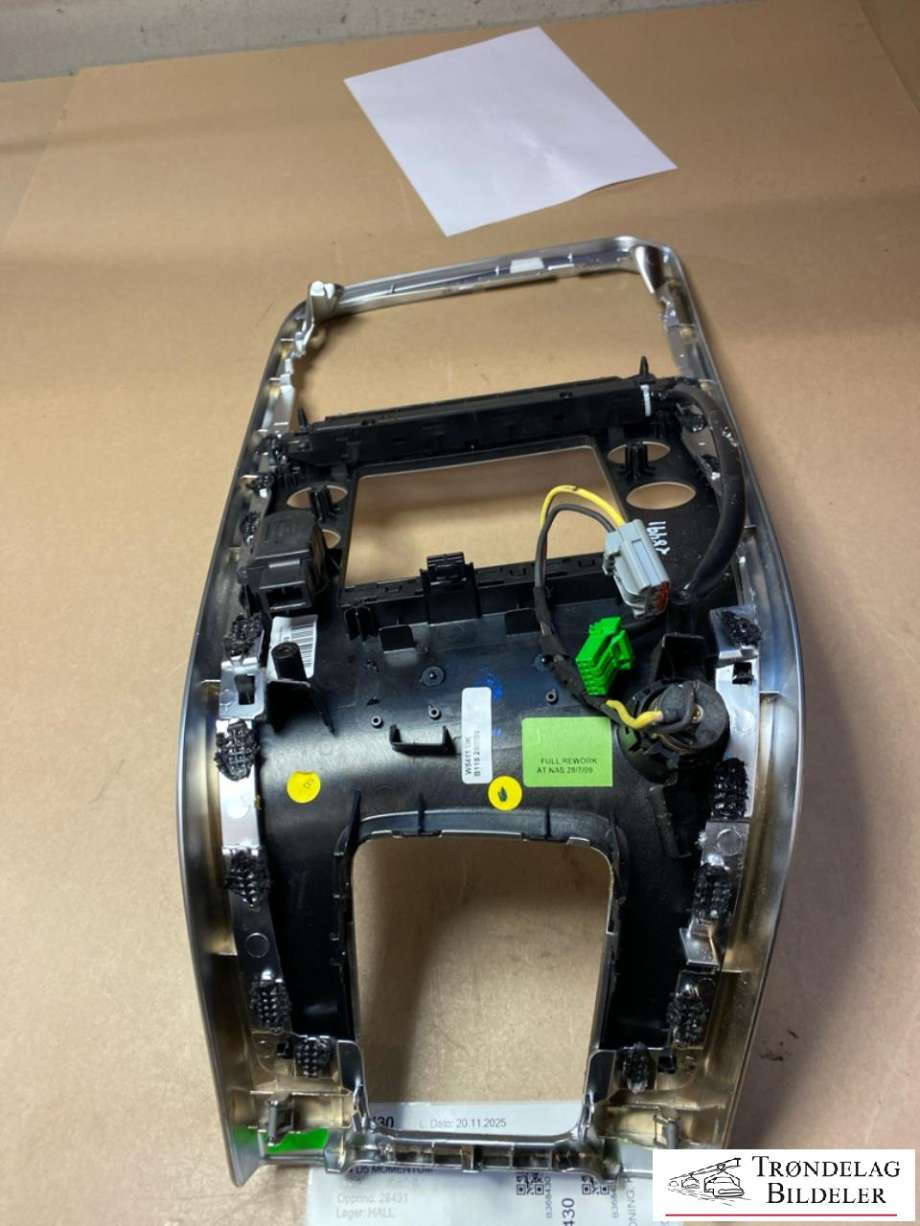 Innredning, Konsoll til Volvo XC60 2008-2013 (Type I, Fase 1) (8630302|)