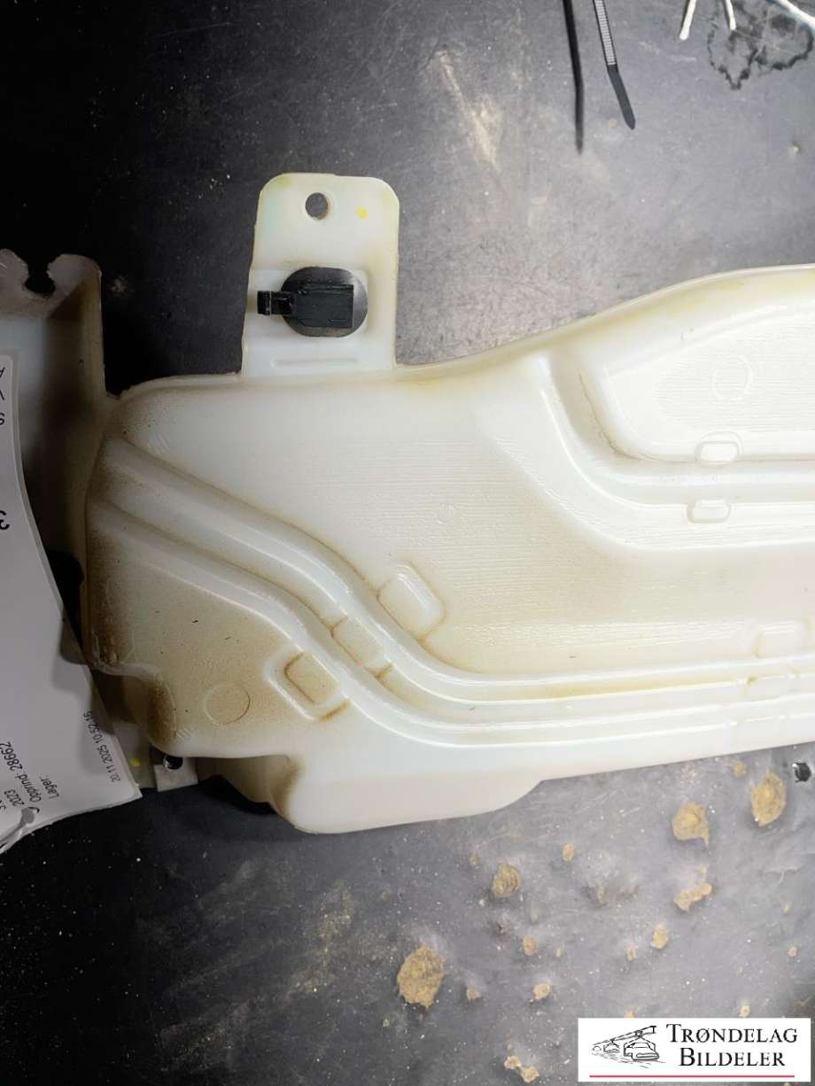 Spylertank til VW Amarok 2022-->> (Type II)  (2HJ 955 451 A|)