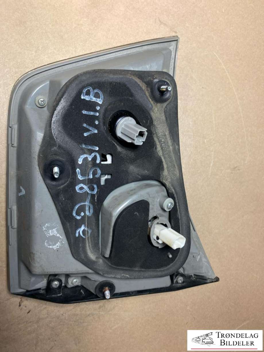 Baklykt venstre indre til Lexus RX 2003-2009 (Type II) (XU30) (XU30) (8159148060|8159148090|)