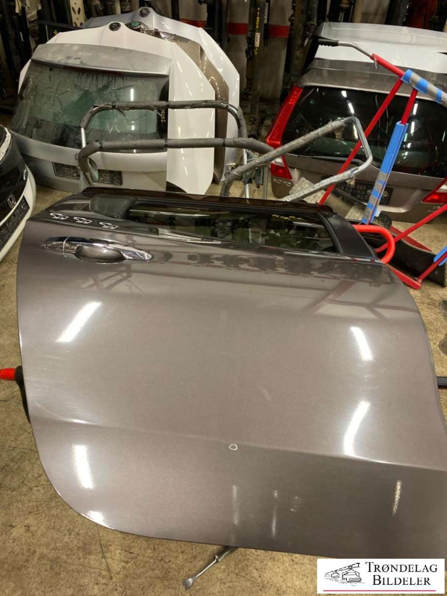 Dør høyre bak til Mitsubishi L200, 2015-2019 (Type V, Fase 1)  (5730B492)
