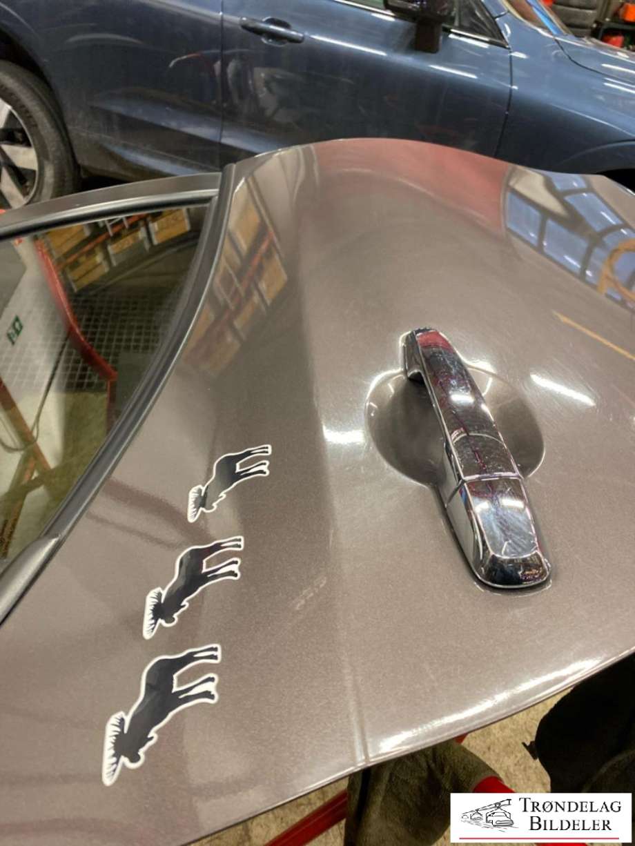 Dør høyre bak til Mitsubishi L200 2015-2019 (Type V, Fase 1)  (5730B492|)