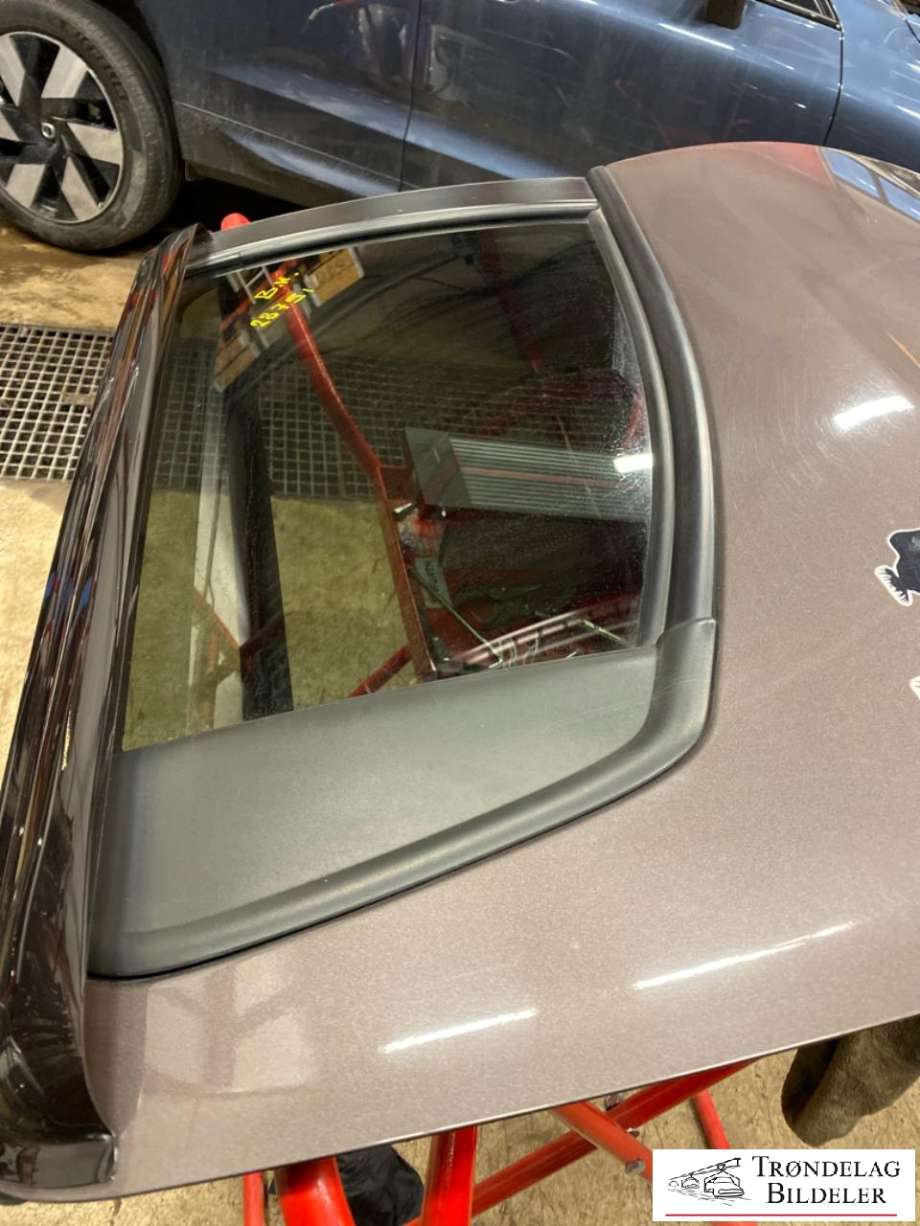 Dør høyre bak til Mitsubishi L200 2015-2019 (Type V, Fase 1)  (5730B492|)