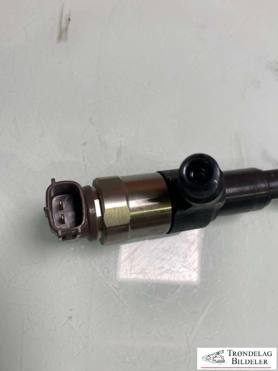 Dyse innsprøyting diesel til Mitsubishi L200 2015-2019 (Type V, Fase 1)  (DENSO|1465A439|)
