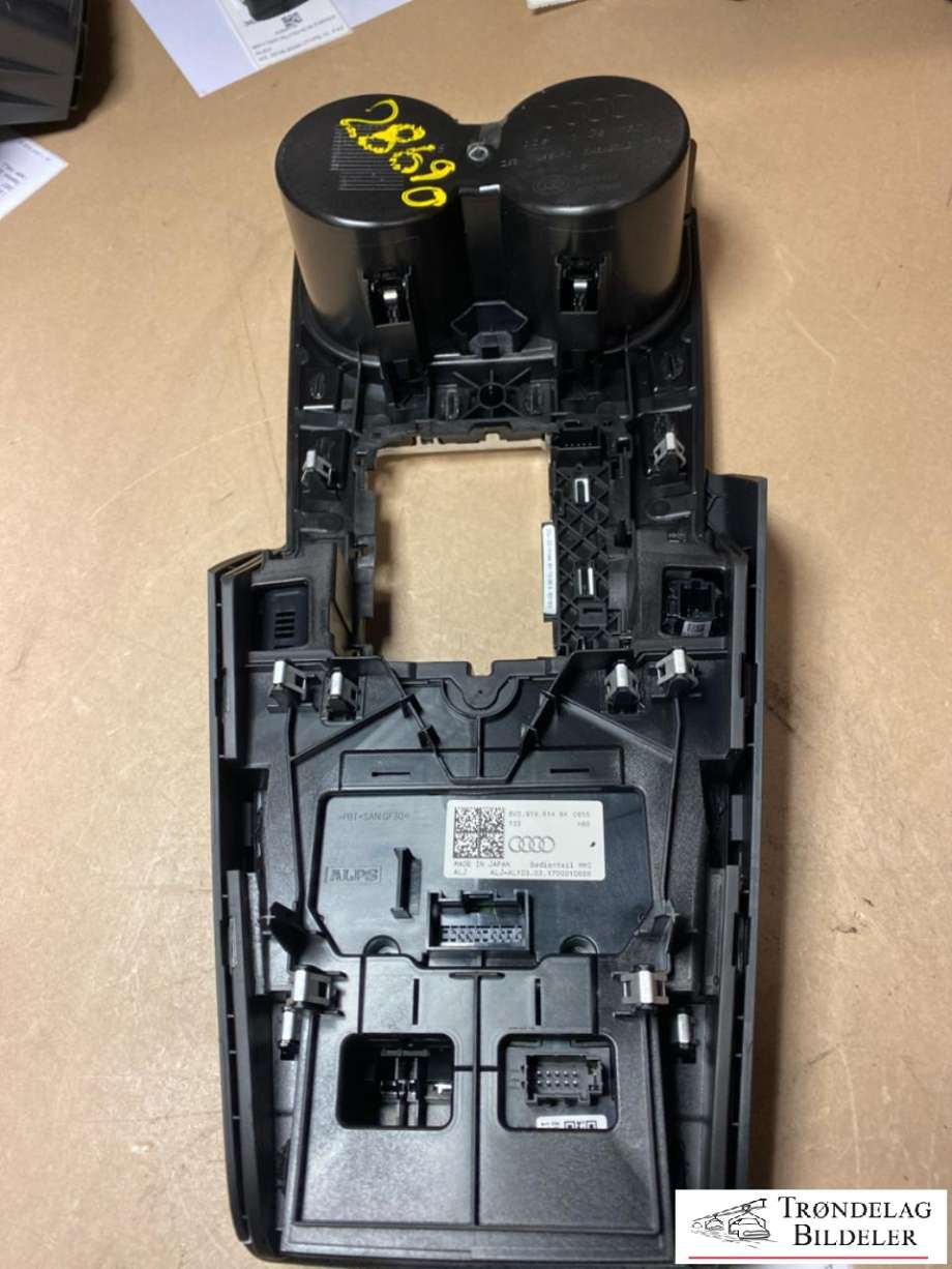 Diverse deler til Audi A3 2016-2020 (Type III, Fase 2)  (8V0919614BK|)