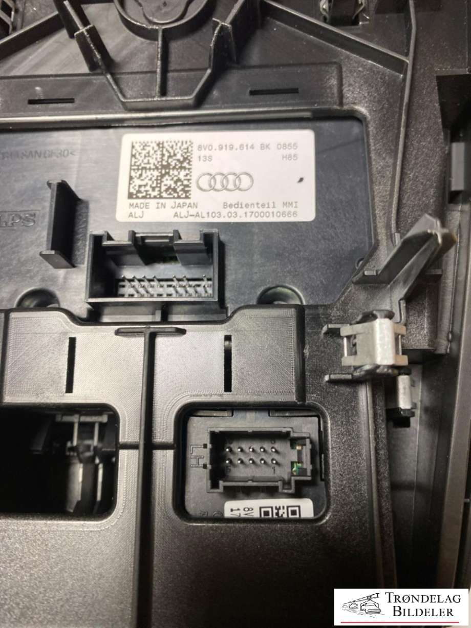 Diverse deler til Audi A3 2016-2020 (Type III, Fase 2)  (8V0919614BK|)