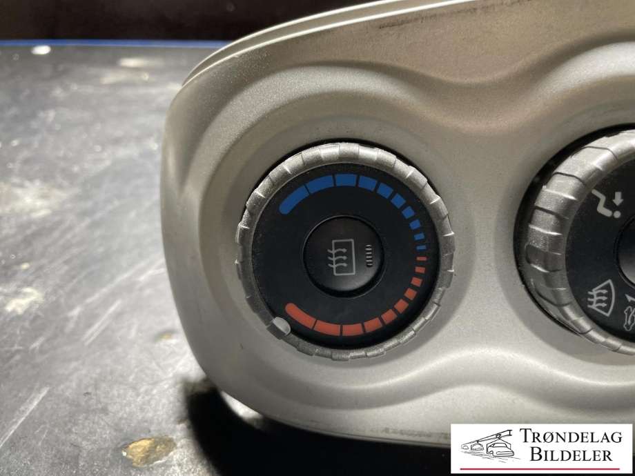 Varmeapparat betjening til Toyota Yaris 2006-2009 (Type II, Fase 1)  (554060D190B0|)