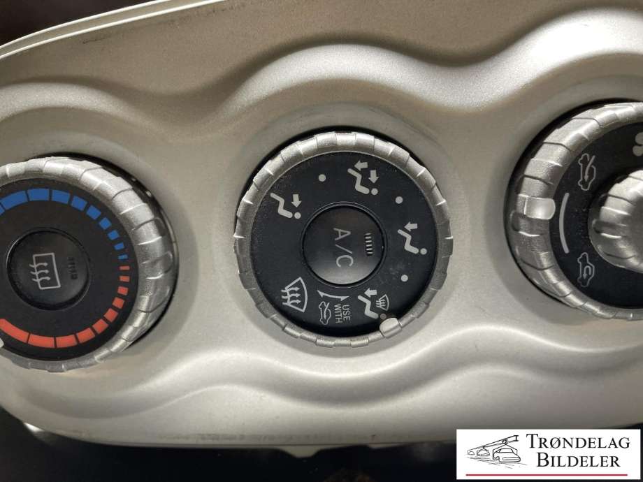 Varmeapparat betjening til Toyota Yaris 2006-2009 (Type II, Fase 1)  (554060D190B0|)