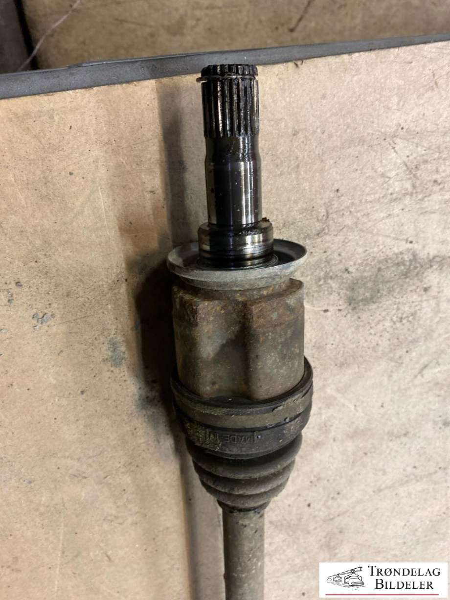 Drivaksel venstre bak, diesel/automat til Mitsubishi ASX 2010-2019 (3715A203|)