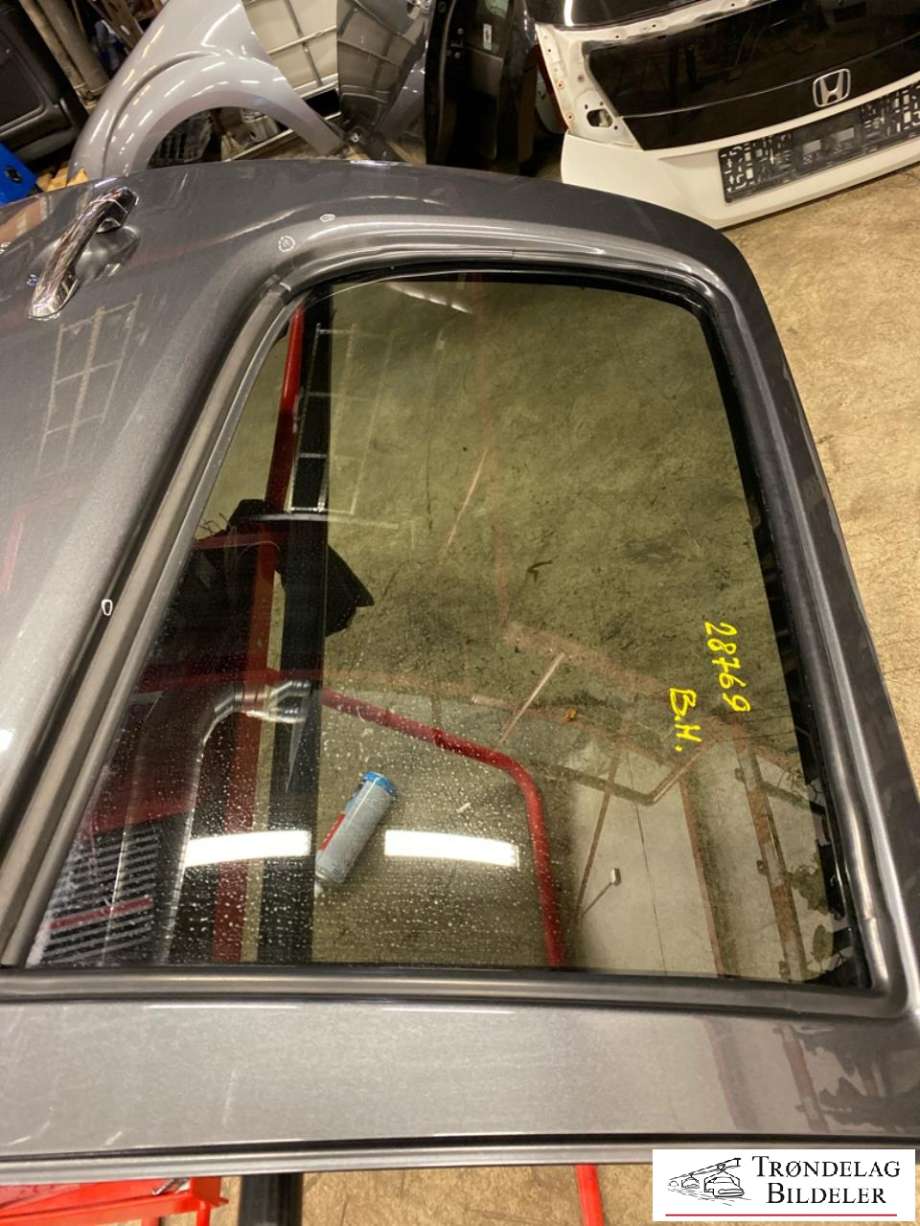 Dør høyre bak til Toyota Hilux 2012-2016 (670030K060|)