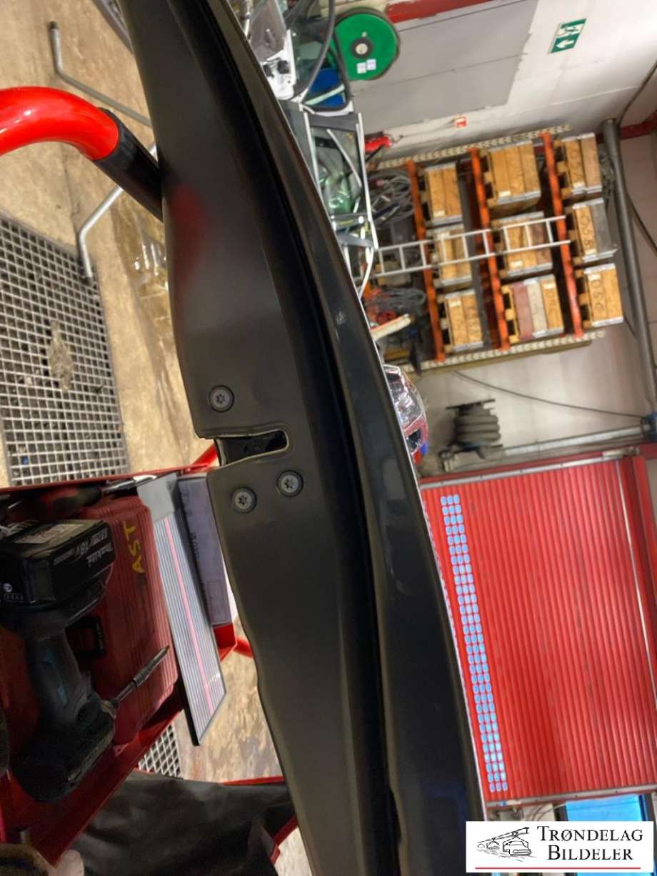 Dør høyre bak til Toyota Hilux 2012-2016 (670030K060|)
