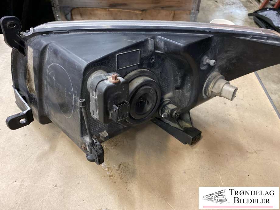 Frontlykt høyre halogen til Dodge Caliber 2006-2010 (5303740AI|)