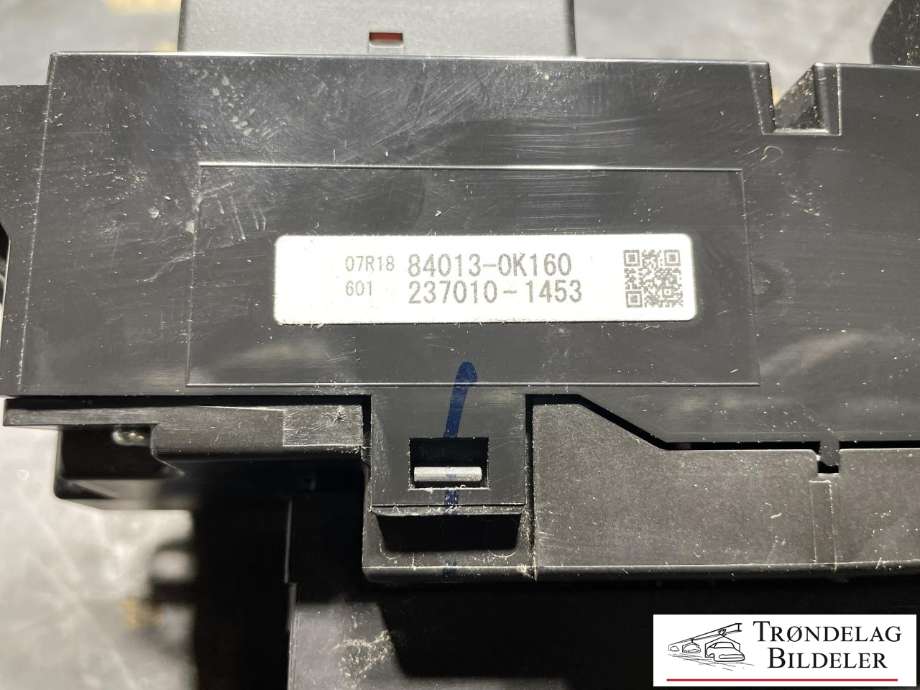 Varmeapparat betjening til Toyota Hilux 2012-2016  (840130K160|)