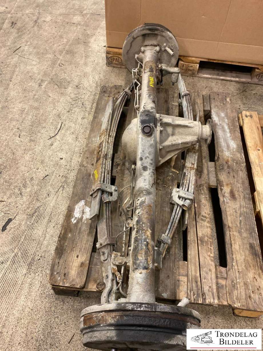 Bakaksel til Toyota Hilux, 2012-2016  (421100K520)