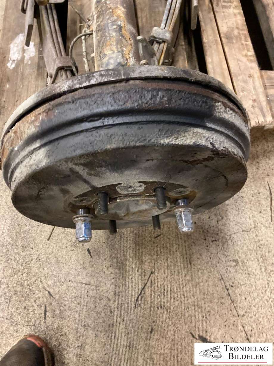 Bakaksel til Toyota Hilux 2012-2016  (421100K520|)