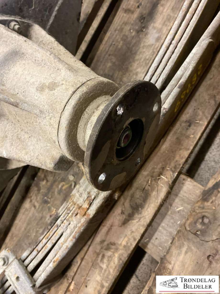 Bakaksel til Toyota Hilux 2012-2016  (421100K520|)