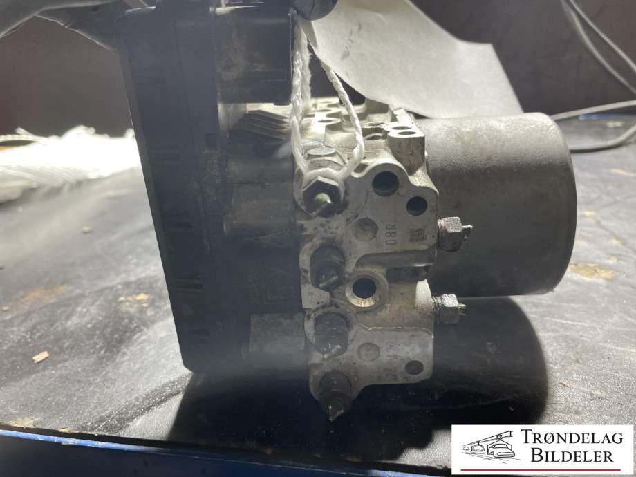 ABS sentral til Toyota Hilux 2012-2016  (4405071130|)