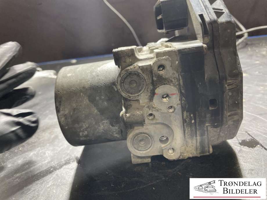 ABS sentral til Toyota Hilux 2012-2016  (4405071130|)