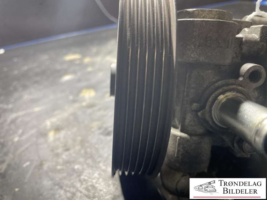 Servo pumpe mekanisk til Mitsubishi Outlander 2010-2012 (Type II, Fase 2)  (4007QR|1673623680|4450A130|5105048AB|5105048AC|5151016AB|5151016AE)
