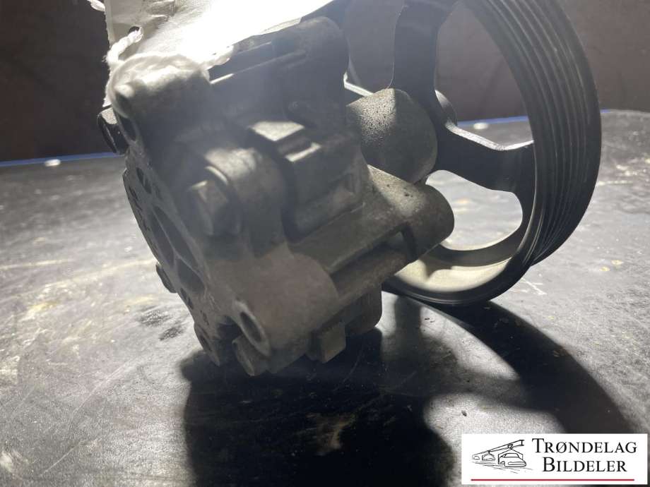 Servo pumpe mekanisk til Mitsubishi Outlander 2010-2012 (Type II, Fase 2)  (4007QR|1673623680|4450A130|5105048AB|5105048AC|5151016AB|5151016AE)