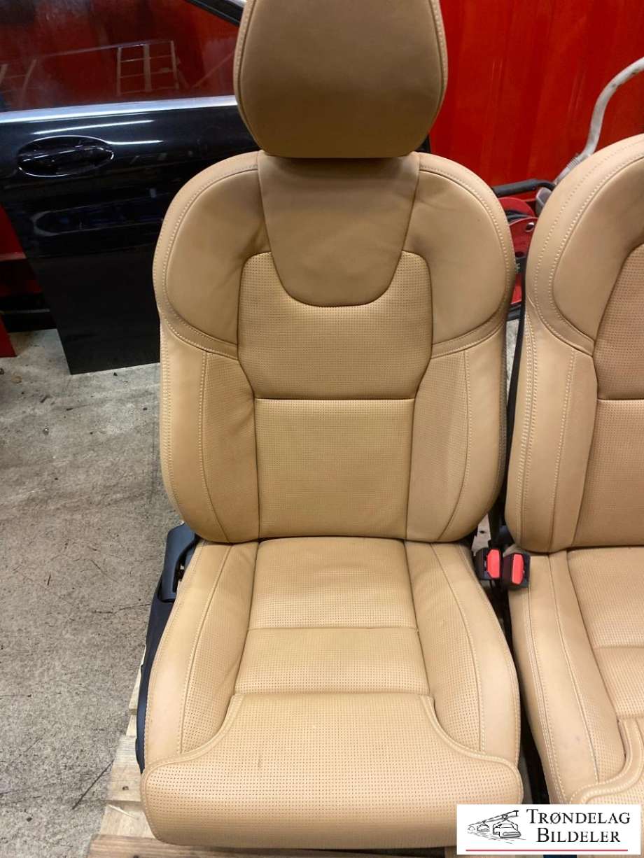 Sete foran høyre til Volvo XC60, 2017-->> (Type II)  (31413688)
