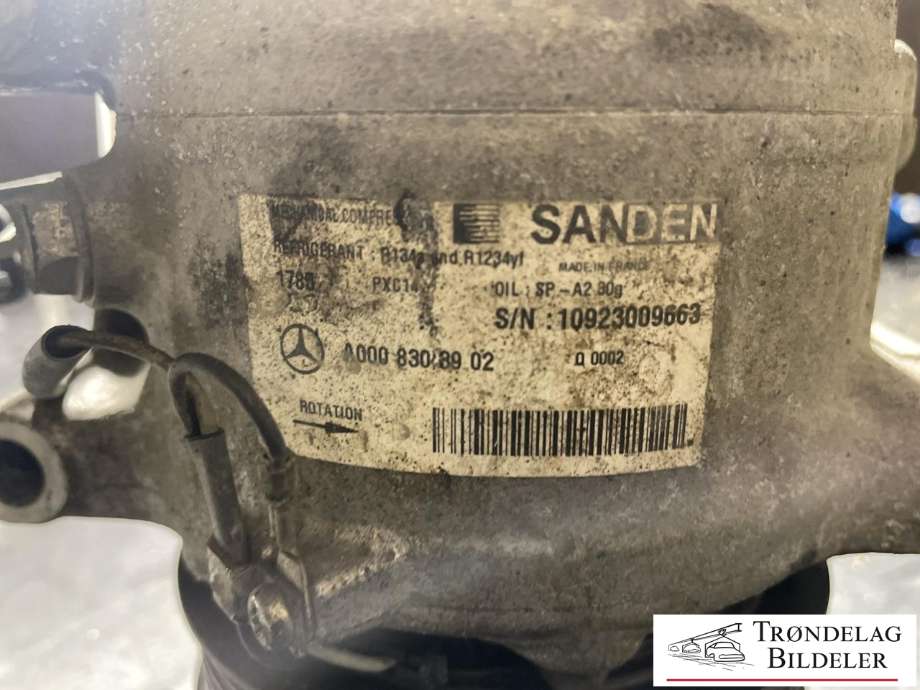 Aircondition kompressor til Mercedes Vito 2014-->> (W447) (W447) (A 000 830 39 02|A0008303002|A000830300280|A0008303801|A0008304002|A0008304400|A0008305301|A0008306700|A0032306911|0008303002|000830300280|0008303801|0008303902|)