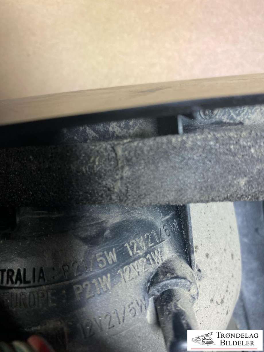 Baklykt venstre til Toyota Hiace 2001-2006 (Fase 2) (8156026410|)
