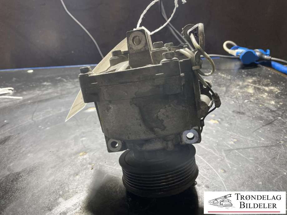 Aircondition kompressor til Mitsubishi Outlander 2010-2012 (Type II, Fase 2)  (7813A426|AKS200A402A|AKS200A402C|AKS200A402D|AKS200A402J|AKS200A402T|AKS200A407D|AKS200A407J|AKS200A411G|AKS200A413C|AKS200A413D|AKS200A413J|7813A212|1607966980)