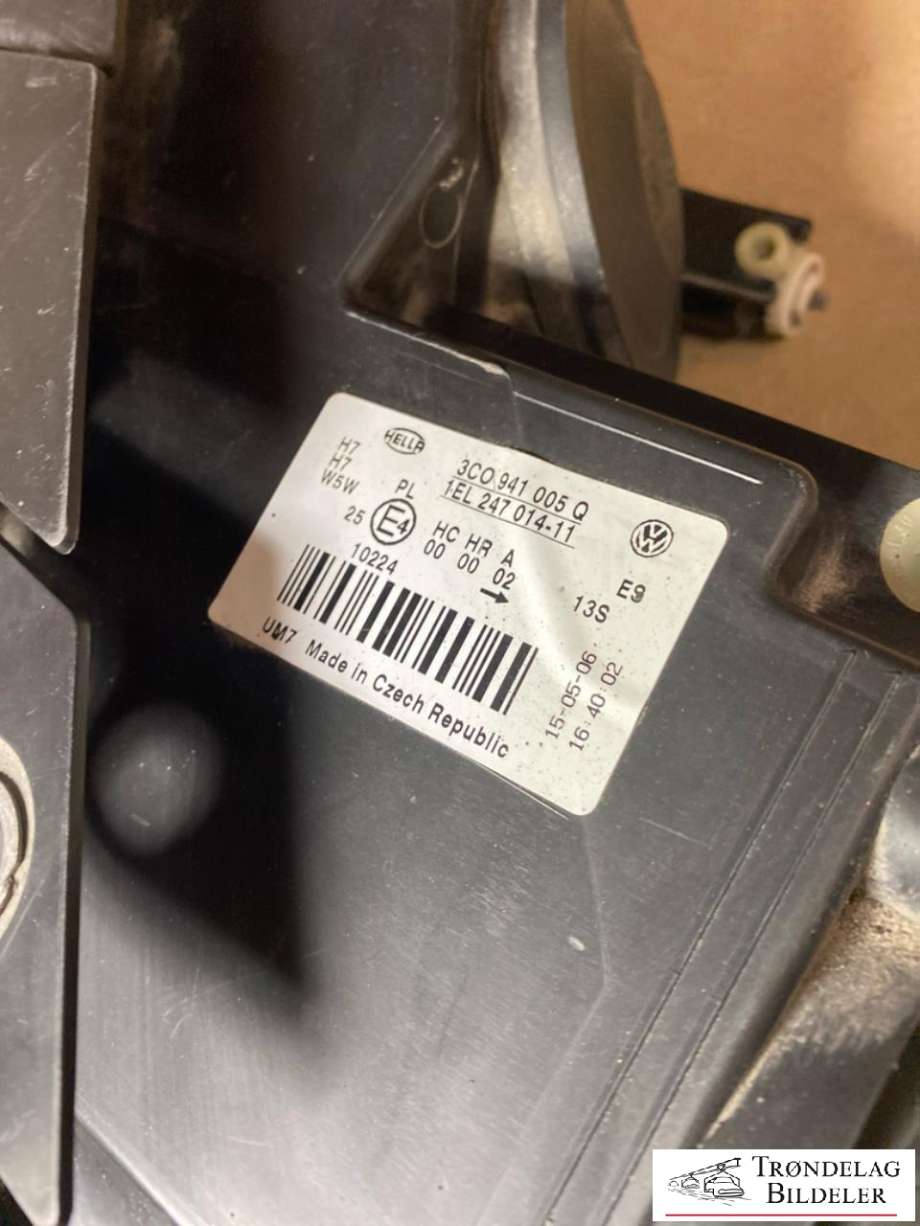 Frontlykt venstre halogen til VW Passat 2005-2010 (B6) (B6) (3C0941005AA|)