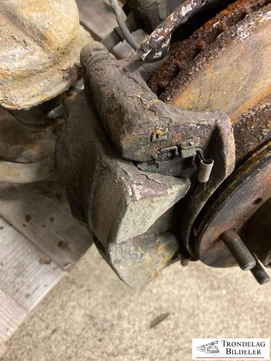 Bremsecaliper høyre foran til Toyota Hiace, 2007-2012 (Fase 3)  (4775026132)