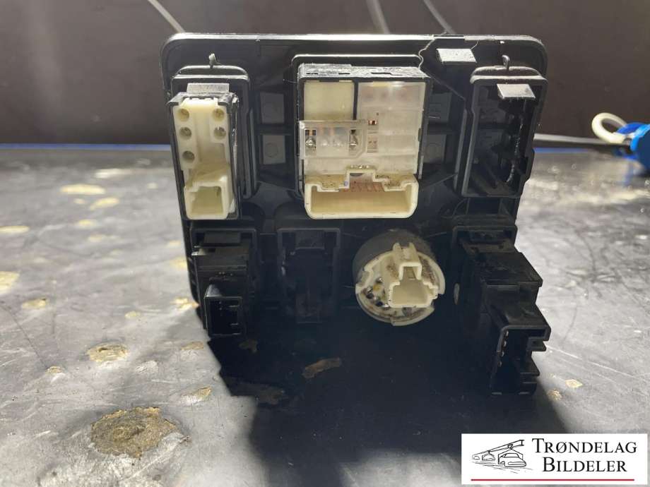 Bryter speil til Toyota Hilux 2012-2016  (848700D030|8487028020|8185071010)