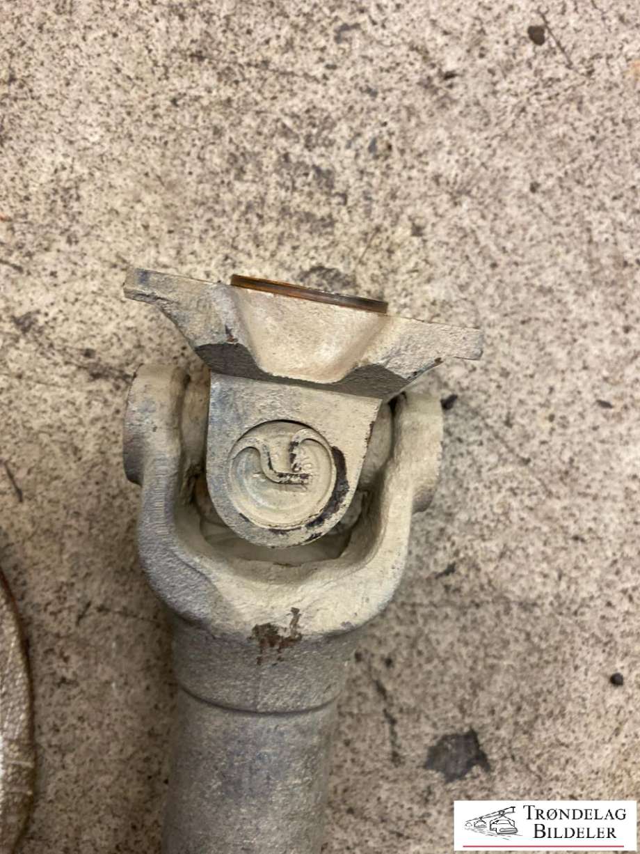 Mellomaksel fremre til Toyota Hilux 2012-2016 (371400K131|)