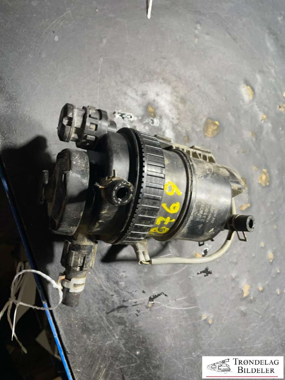 Dieselfilterholder til Toyota Hilux, 2012-2016  (233000L030)