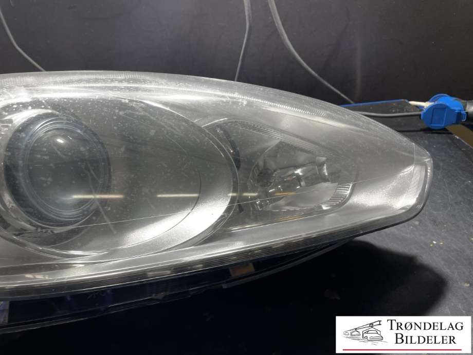 Frontlykt høyre xenon til Ford C-Max 2010-2015 (Type II, Fase 1)  (AM51-13005-AF|1801884|)