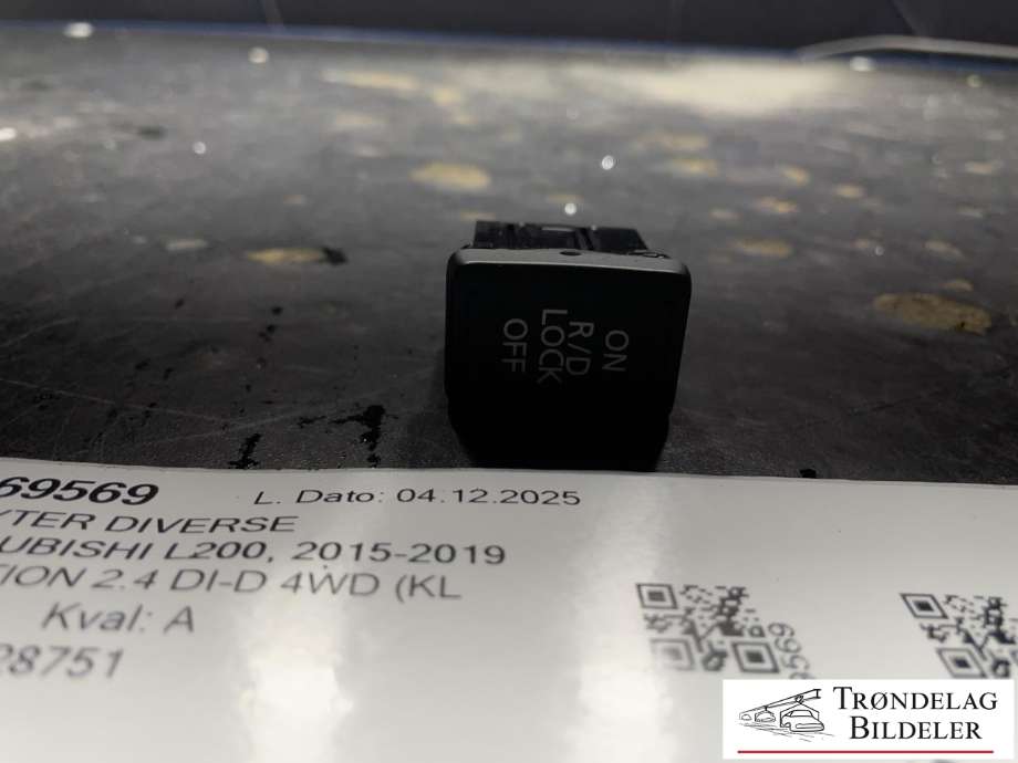Bryter diverse til Mitsubishi L200 2015-2019 (Type V, Fase 1)  (8606A023|)