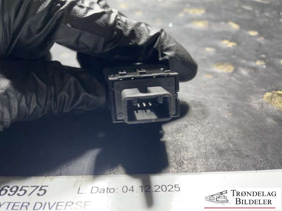 Bryter diverse til Mitsubishi L200 2015-2019 (Type V, Fase 1) (8610A089|)