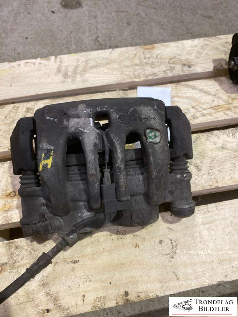 Bremsecaliper høyre foran til Mercedes Sprinter 2013-2018 (Fase 2) (906) (906) (A 003 420 86 83|)