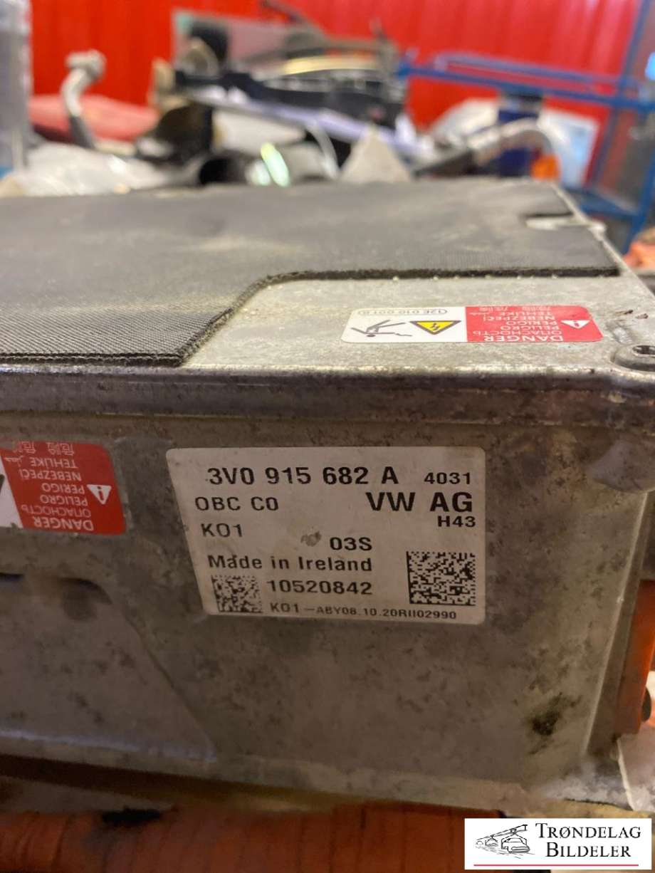 Batterilader (OBC - On Board Charger) til Škoda Superb 2015-->> (Type III)  (5QE 915 682 A|5QE 915 682 AR|5QE 915 682 GA|3V0915682A|)
