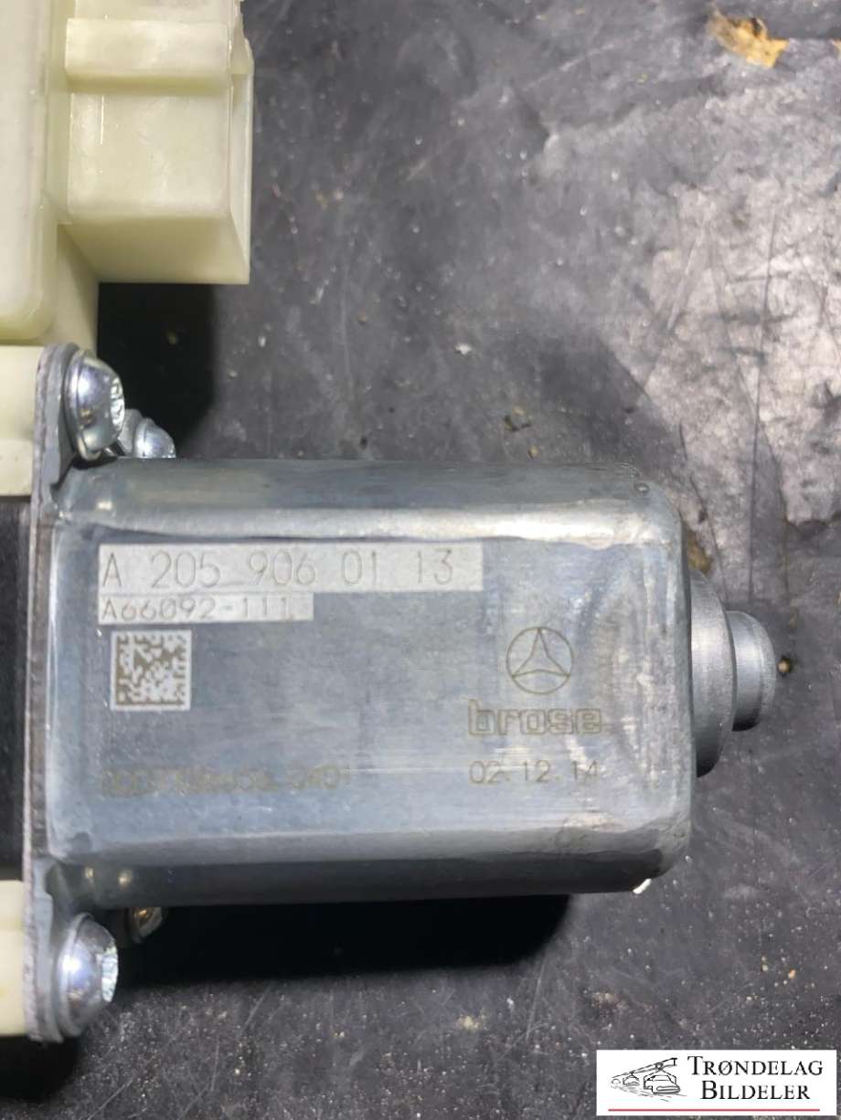 Ruteheis, kun motor, høyre foran til Mercedes C-Klasse 2014-2018 (Fase 1) (W205) (W205) (A 205 906 01 13|A 213 906 95 01|)