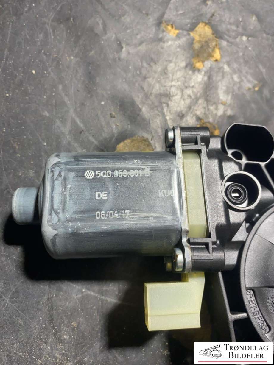 Ruteheis, kun motor, høyre foran til Audi A3 2016-2020 (Type III, Fase 2)  (5Q0959801B|130822717|8W0959801)