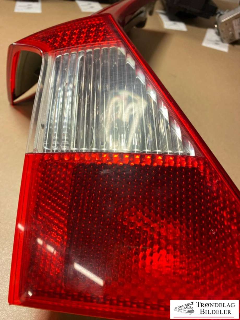 Baklykt venstre indre til Volvo XC70 2008-2013 (Type II, Fase 1)  (164397|)