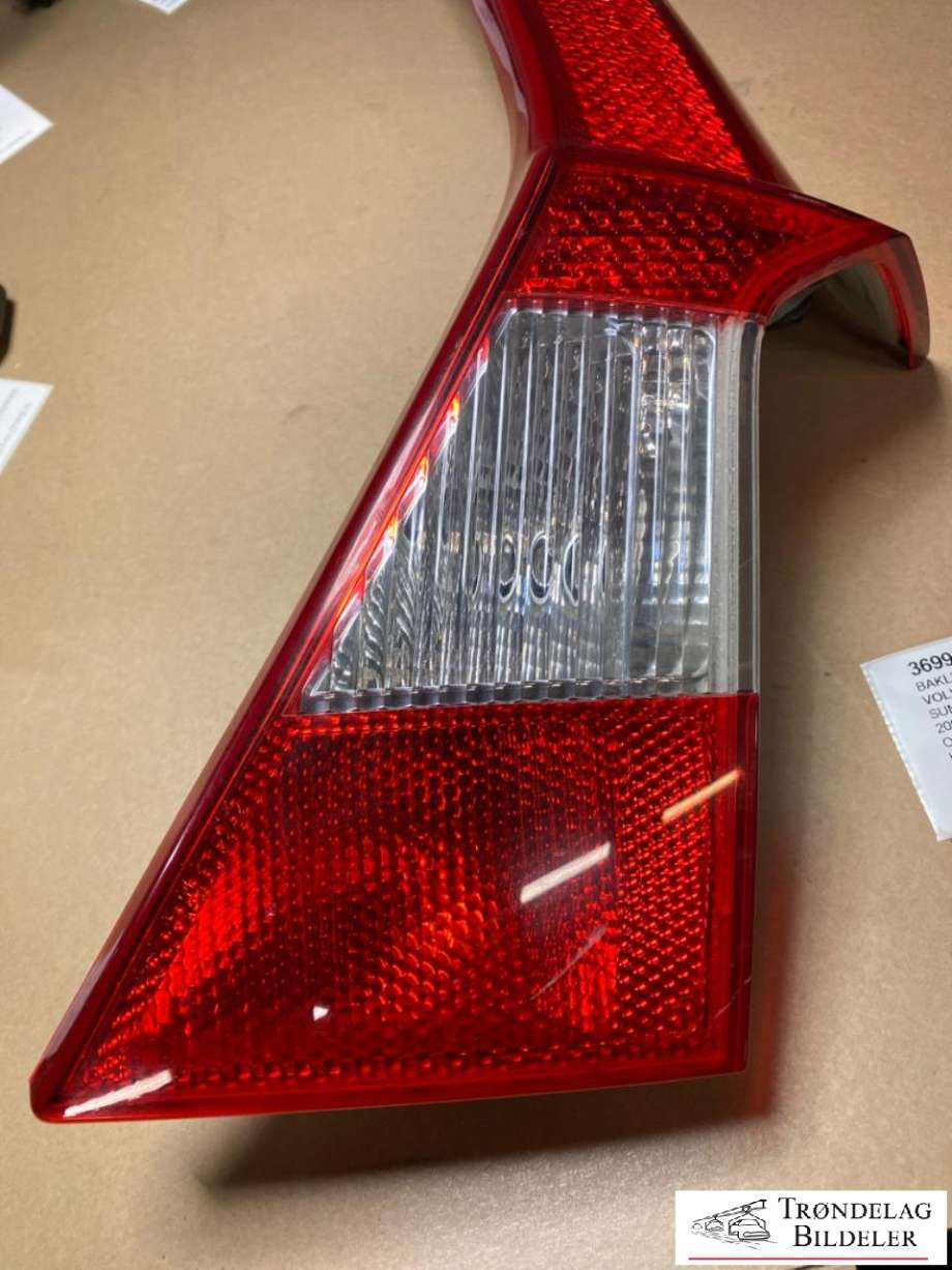 Baklykt høyre indre til Volvo XC70 2008-2013 (Type II, Fase 1)  (164398|)