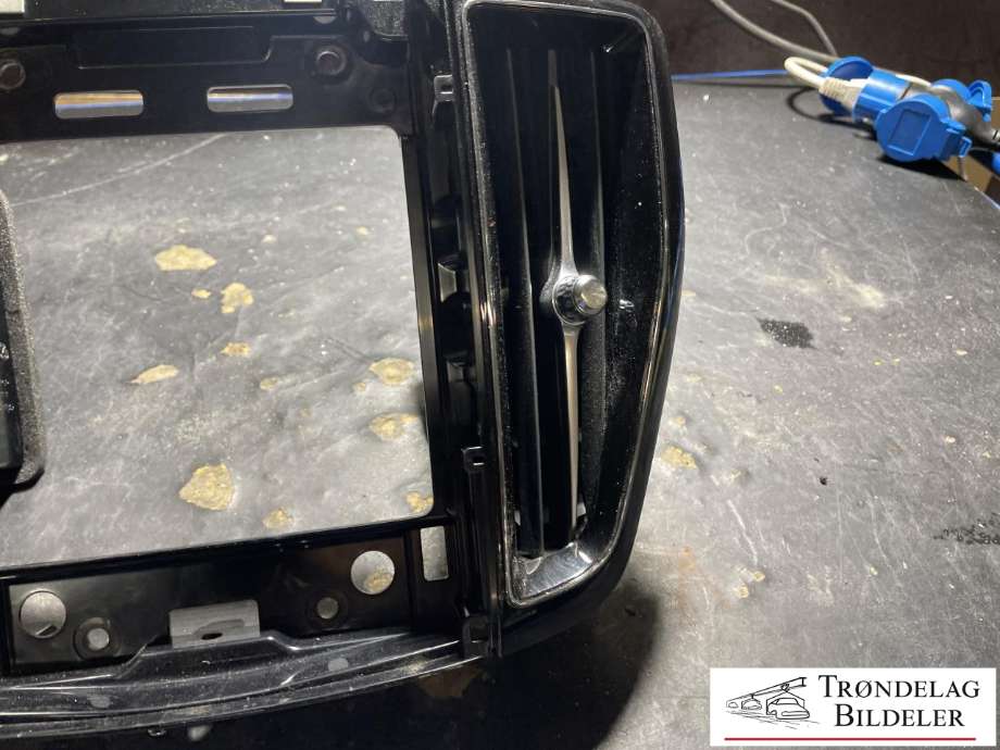 Dashbord friskluftdyse midtkonsoll til Volvo XC60 2017-->> (Type II)  (31477274|)