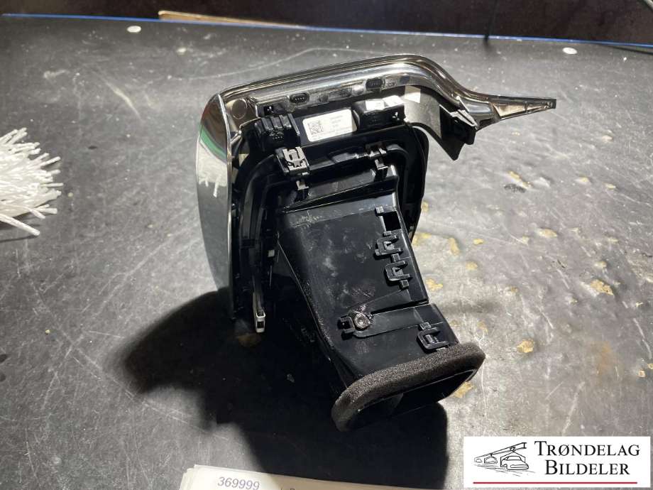 Dashbord friskluftdyse venstre til Volvo XC60 2017-->> (Type II)  (31417691|)