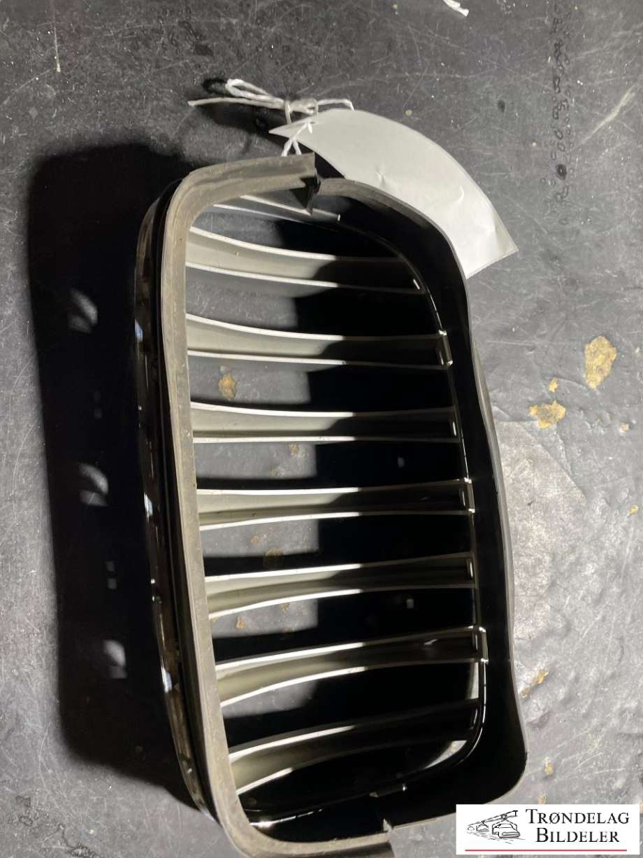 Grill høyre til BMW X5 2007-2013 (E70) (E70) (51 13 7 157 688|)