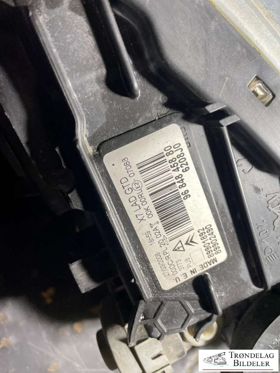 Frontlykt venstre xenon til Citroën C5 2008-2017 (Type II) (6208 J4|96 848 458 80|)